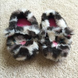 Toddler Girls Slippers Size Small‎ 5-6